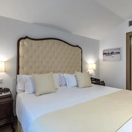 Pinares Konukevi Santander